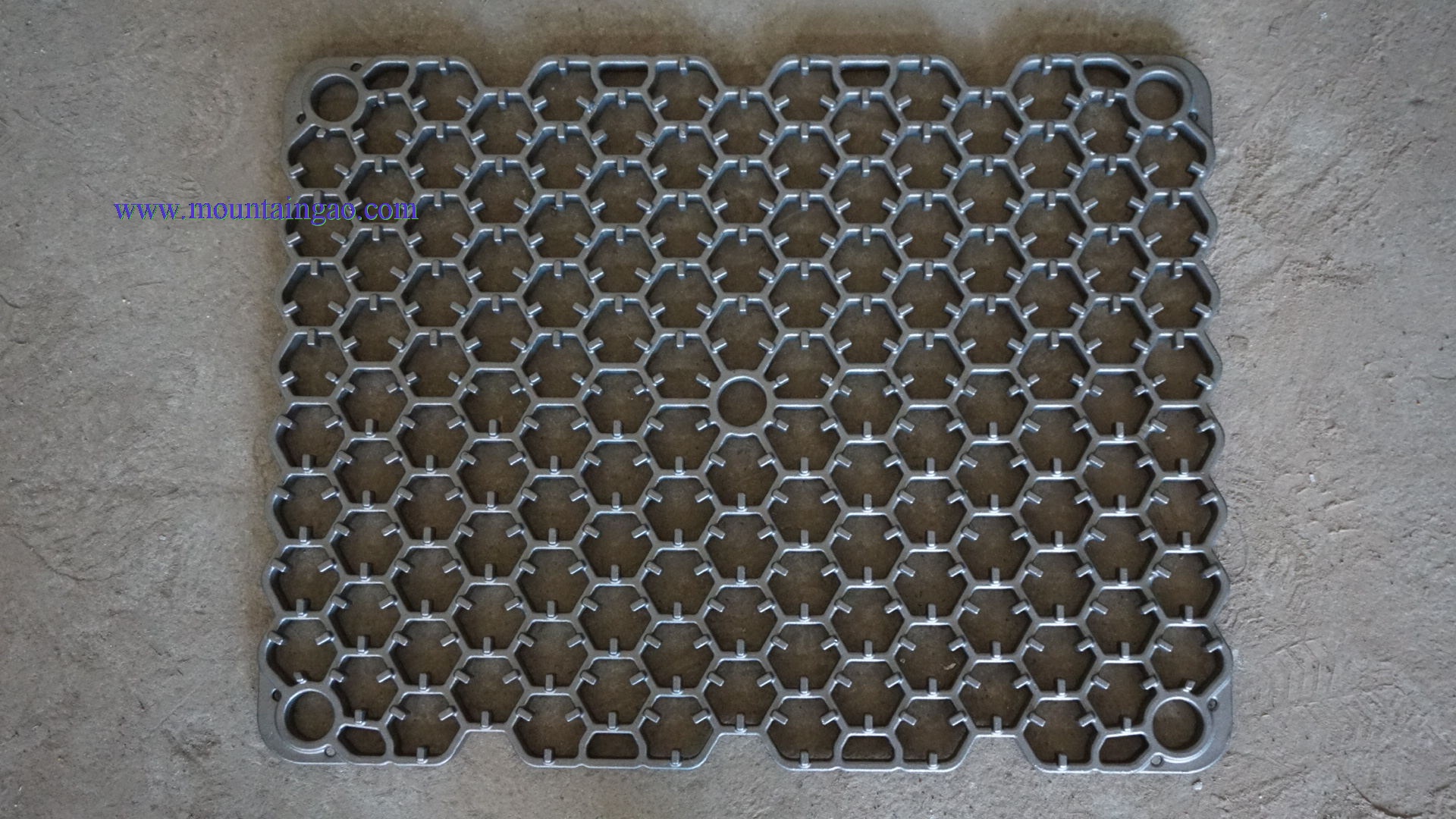 Cast tray-24