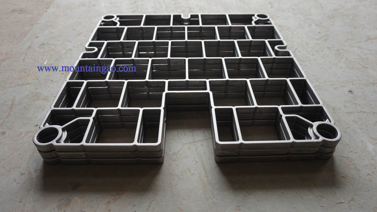 Cast tray-33